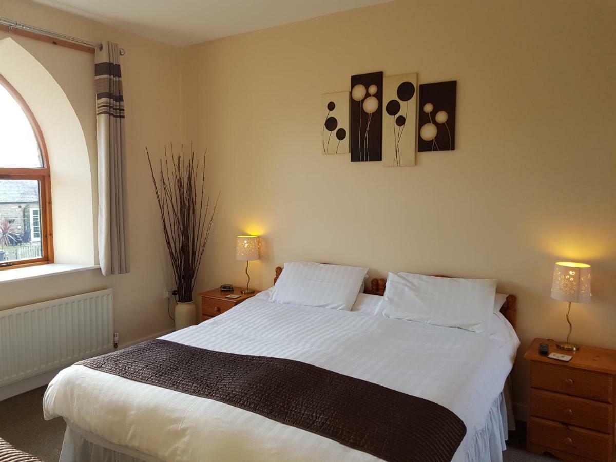 The Olde School House Bed & Breakfast Seahouses Bagian luar foto